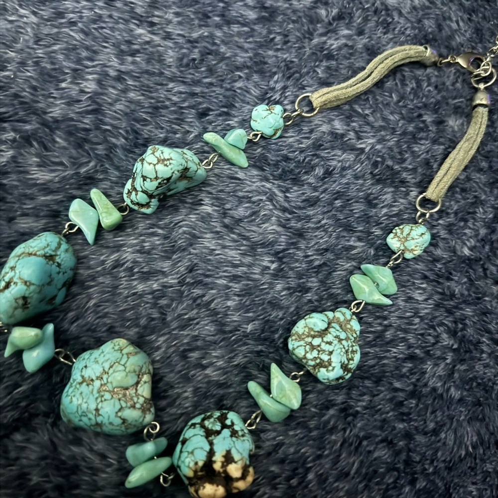 Beautiful Turquoise Stone Necklace.  One of a Kind - Picture 2 of 3